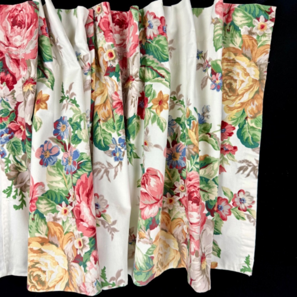 Vintage Cabbage Roses Cotton Chintz Valance Floral Decorator 2.8 yds X 20 in - Picture 8 of 13